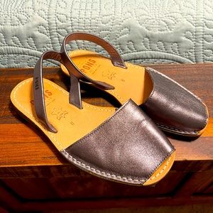Size 8 Pewter Women’s Pons Handmade in Spain
